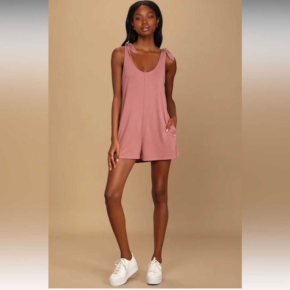 Lulus. Best Life Washed Mauve Tie-Strap Sleeveless Lounge Romper. Size Small.